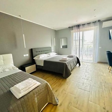 Aqua B&B - Rooms And Apartments Милаццо Экстерьер фото