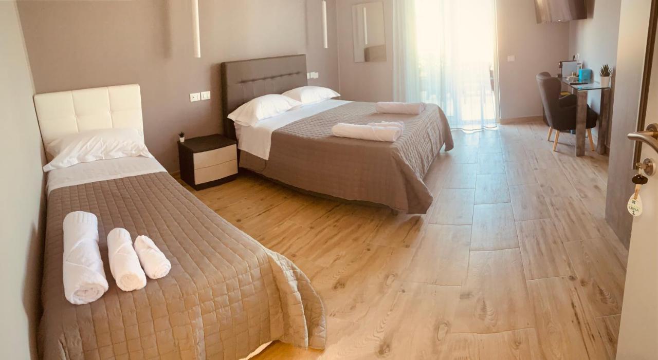 Aqua B&B - Rooms And Apartments Милаццо Экстерьер фото